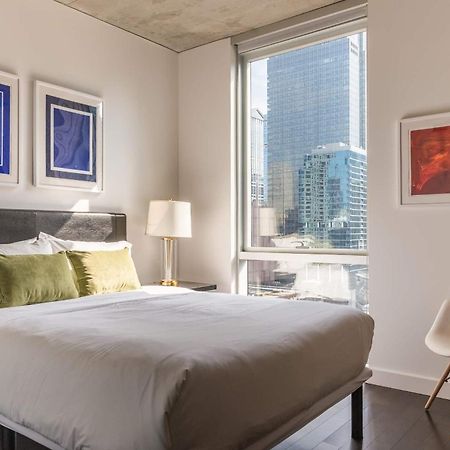 2Br Elegant Premium Suite With Balcony & Sweeping City Views Чикаго Экстерьер фото