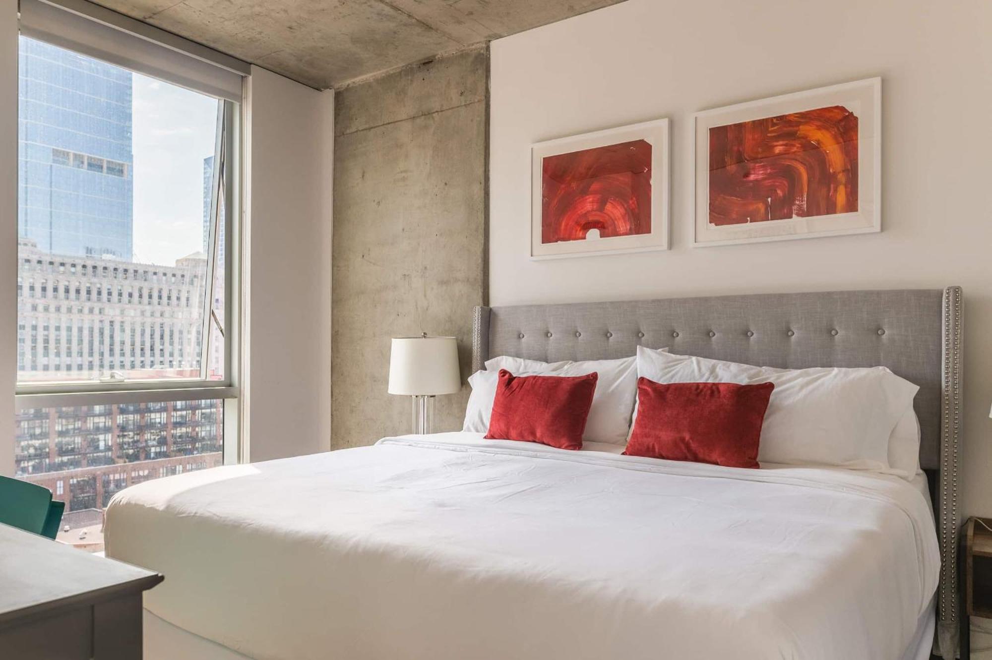 2Br Elegant Premium Suite With Balcony & Sweeping City Views Чикаго Экстерьер фото