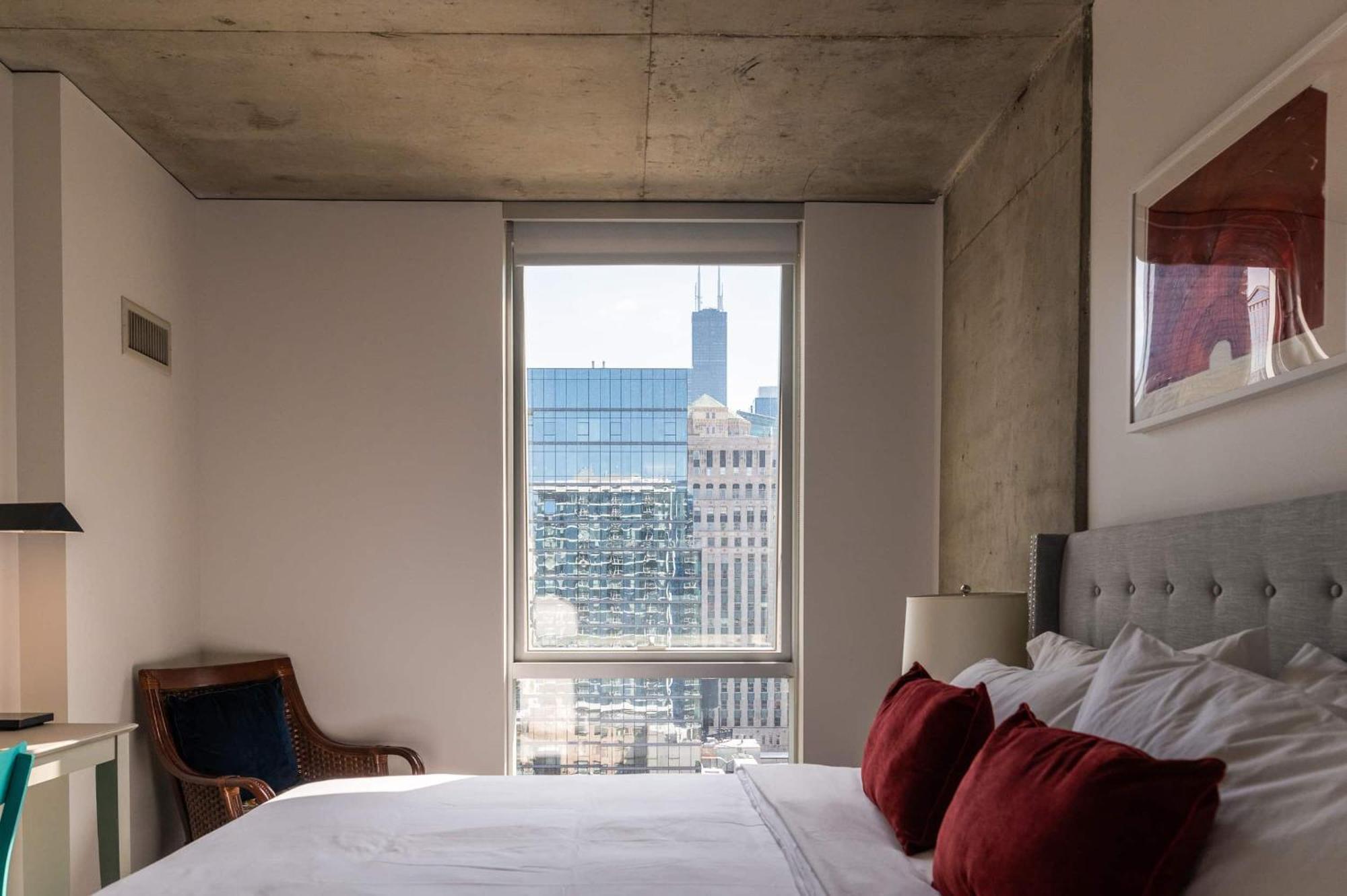 2Br Elegant Premium Suite With Balcony & Sweeping City Views Чикаго Экстерьер фото
