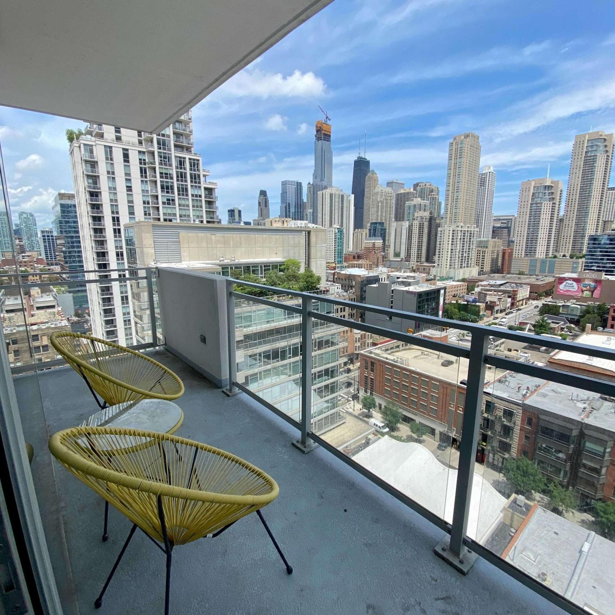 2Br Elegant Premium Suite With Balcony & Sweeping City Views Чикаго Экстерьер фото